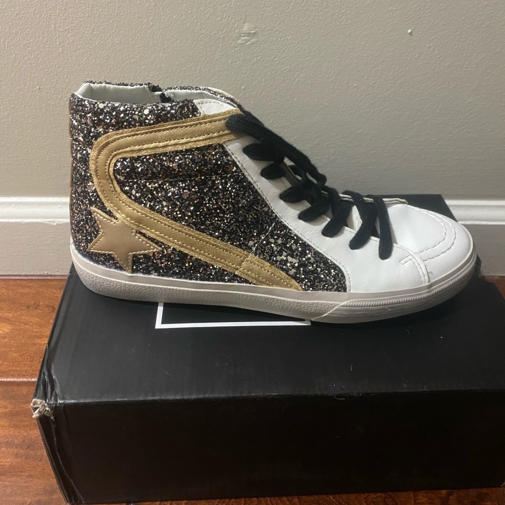 Shu Shop Pia Golden Goose mid star sparkle dupes